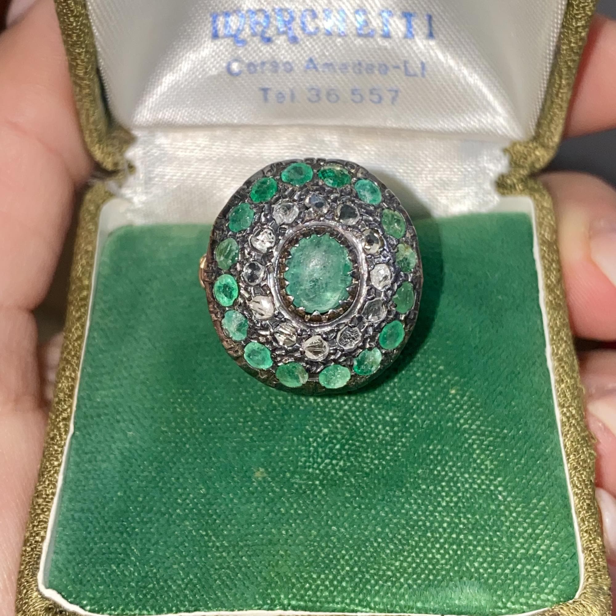 Anello Vintage in stile antico con diamanti e smeraldi
