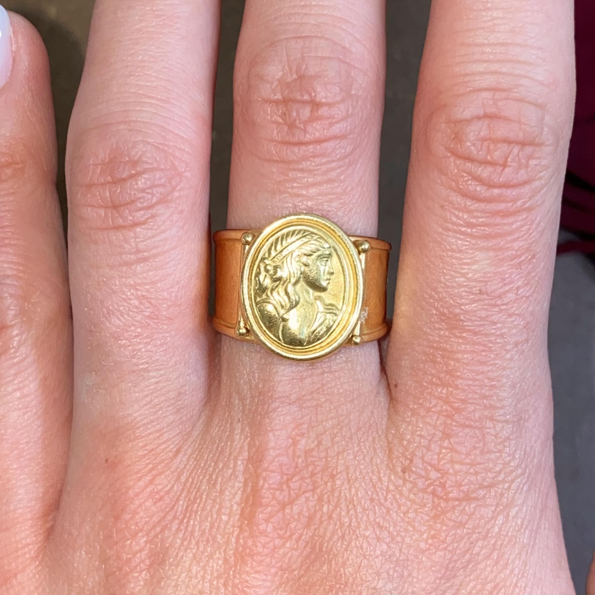 Anello vintage in oro 18kt cammeo Dea